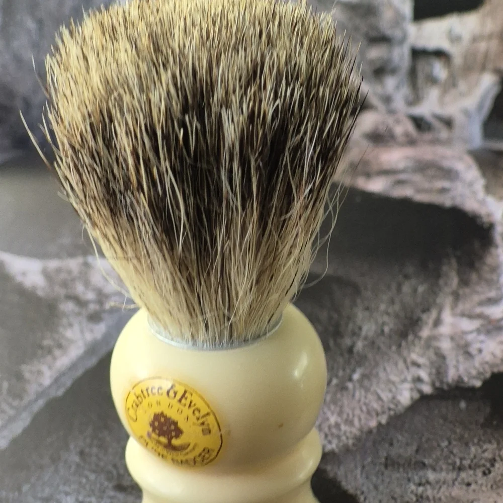 Crabtree & Evelyn Ivory Shaving Brush - Picture 3 of 5